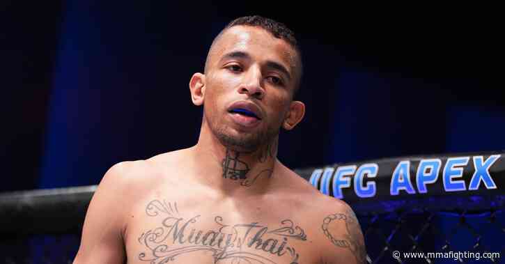 UFC Louisville’s Carlos Prates calls Chael Sonnen ‘dead prey’ in Anderson Silva boxing match