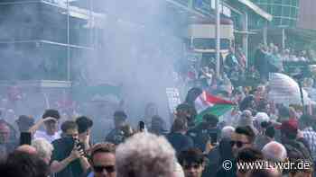 SPD-Wahlkampfabschluss in Duisburg: Pro-Palästina-Demonstrierende zünden Pyrotechnik