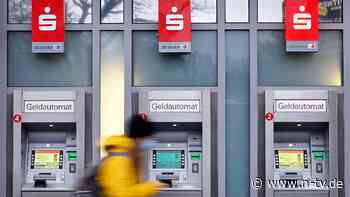 Oft über hundert Euro im Jahr: Girokonten bei Sparkassen besonders teuer