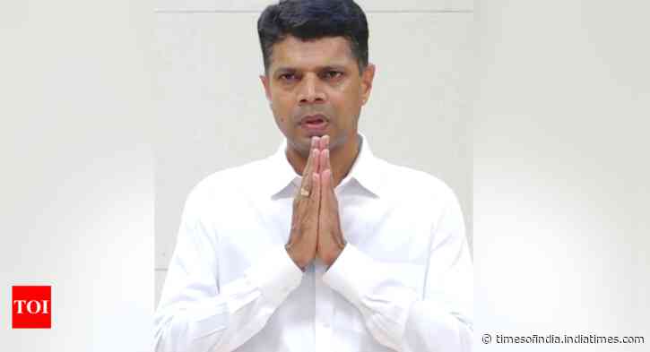 Naveen Patnaik's close aide VK Pandian retires from active politics