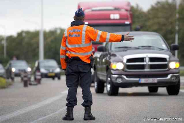 Bestuurder rijdt 127 kilometer per uur in zone 50 tijdens verkeerscontrole van politie