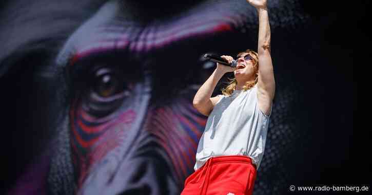 Rock im Park:Guano Apes-Sängerin singt trotz Sturz weiter