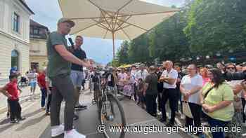 Fahrradversteigerung beim Hofgartenfest endet mit neuem Rekord