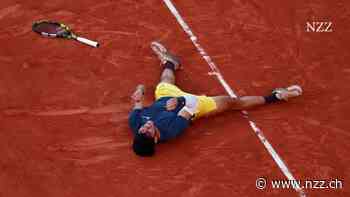 Carlos Alcaraz krönt sich nach einem Fünfsatz-Krimi zum French-Open-Sieger – das Wunderkind zeigt menschliche Züge