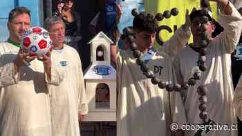 "Diego querido": Iglesia Maradoniana acaparó miradas con canto religioso en evento