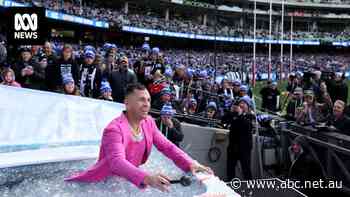 Live: Selwood and Riewoldt relive AFL grand final glory in Big Freeze before Pies face Demons in King's Birthday clash