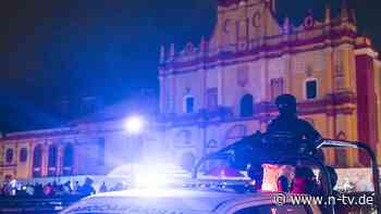 Mehr als 4100 Menschen: Mexikos Polizei rettet halbe Kleinstadt vor Kartellen