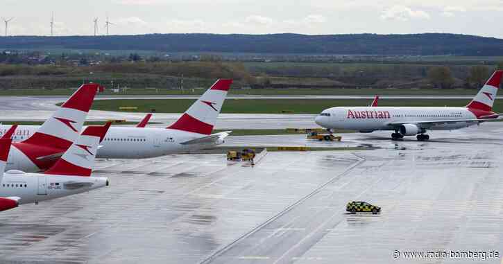 Flugzeug der Austrian Airlines durch Hagel stark beschädigt