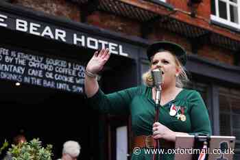 D-Day singer entertains Wantage with special street gig