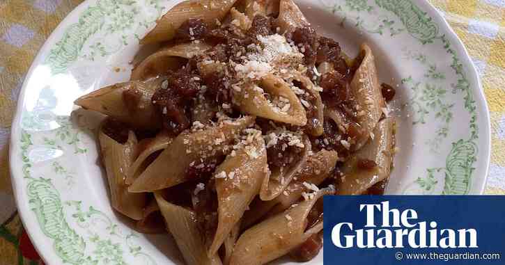 Rachel Roddy’s recipe for penne con pollo scappato | A kitchen in Rome