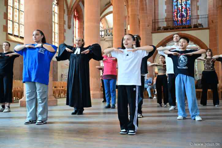 „Streetdance-Gottesdienst“: Tanzen in der Kirche