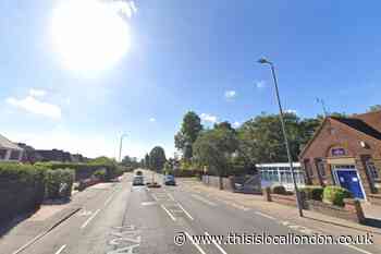South Eden Park Road Beckenham car crash: Man dies