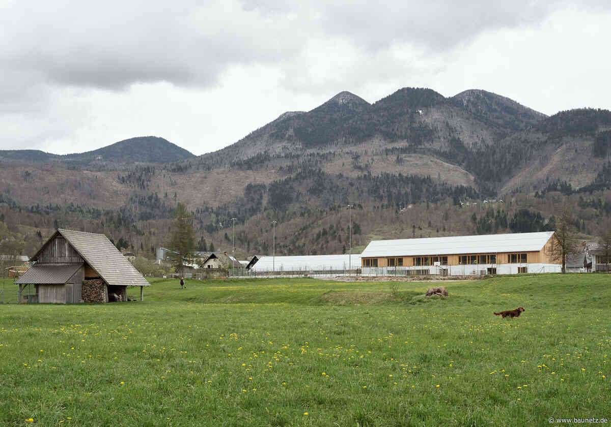 Durchgehender Spielplatz
 - Kindergarten von KAL A und ARREA in Bohinjska Bistrica