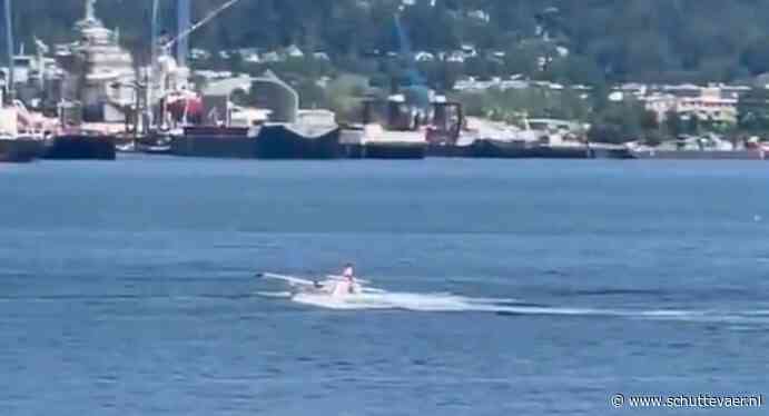 Watervliegtuig knalt op motorboot in Canadese jachthaven