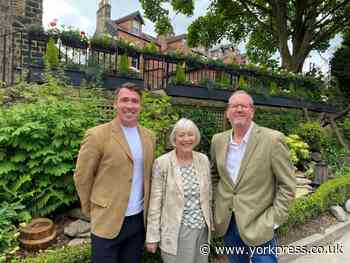 Harrogate BID to launch shop window floral display competition