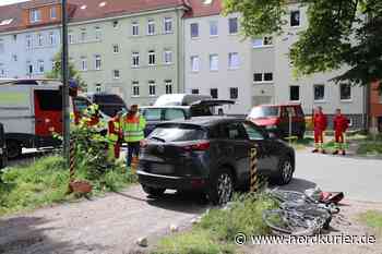 Horror-Unfall mit einer Toten in Rostock: Radfahrerin von Auto überrollt