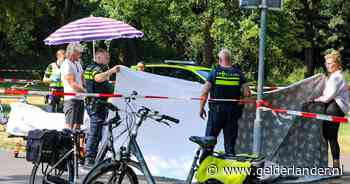 Botsing tussen fietsers kost leven van 82-jarige in Apeldoorn: ‘Ik riep nog: ‘Mevrouw, mevrouw!’’