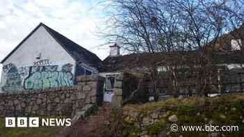Councillors asked to approve Savile cottage demolition