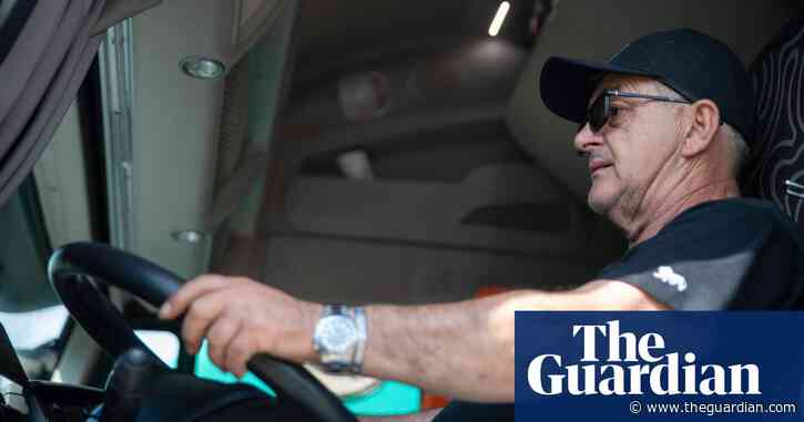 Post-Brexit ‘mess’ as Italian driver’s lorry held for 55 hours at UK border post