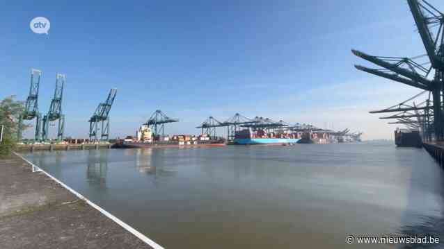 Opkuiswerken olievlek in Antwerpse haven na een week nog altijd aan de gang