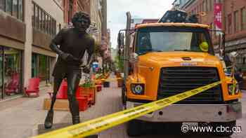 Terry Fox statue moves to Sparks Street