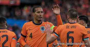 LIVE Nederlands elftal | Van Dijk slaat na rust razendsnel toe, Oranje vermaakt uitverkochte Kuip