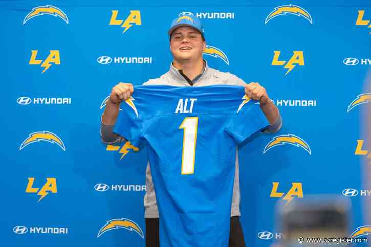 Chargers sign OL Joe Alt, their first-round draft pick