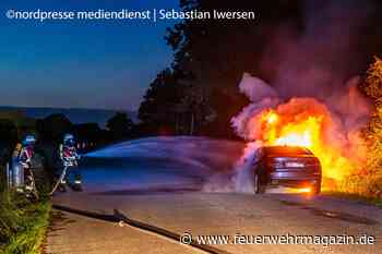 Abgestellter BMW geht in Flammen auf