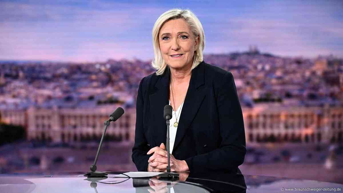 Le Pen schart rechte Parteien um sich – Proteste in Paris