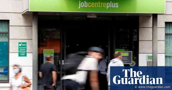 UK unemployment rises by 138,000 as labour market weakens