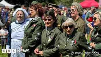 Hundreds turn out for WW2 themed carnival