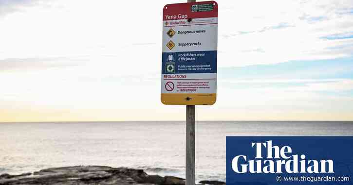 Drowned women were picnicking when freak wave swept them from rocks in Kurnell, Sydney police say