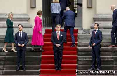 -Ministers vertellen over de laatste maanden van hun kabinet dat nooit echt op stoom kwam

-Het ‘laatste middenkabinet’ zwaait af, ministers bieden onthullende kijk in de binnenkamers

-Op vrijdag in de ministerraad: Ruttes woede-uitbarsting, een 