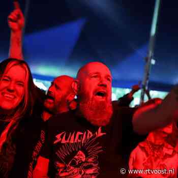 Gillende gitaren en beukende bassen op Rock Tribute Festival Raalte