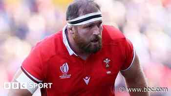 Scarlets sign Wales prop Thomas from Castres