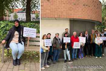 “Er is geen menselijkheid meer”: protestactie voor Karima (41) die met 8-jarig zoontje uit noodwoning van stad wordt gezet