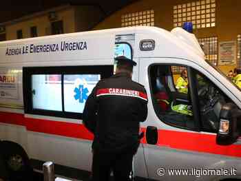 Passeggia in spiaggia e trova un cadavere senza un braccio: la scoperta choc