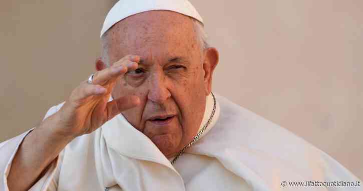 Papa Francesco lo dice ancora: “In Vaticano c’è aria di frociaggine”. Gay in seminario? “Sono ragazzi buoni, ma meglio di no”