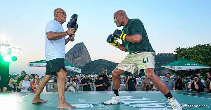 Anderson Silva says advantage of boxing Chael Sonnen is ‘he can’t take me down and have five rounds to beat me’