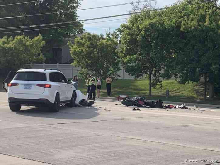 FWPD: Motorcyclist in life-threatening condition after crash near Auburn, Dupont roads