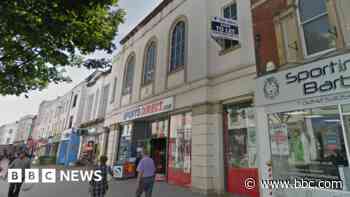 'Eyesore' empty shop could become pub