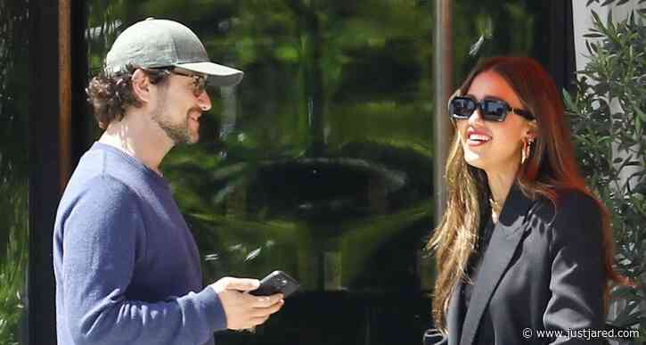 Jessica Alba & Joseph Gordon-Levitt Reunite for Lunch Years After Starring Together in 'Sin City: A Dame to Kill For'