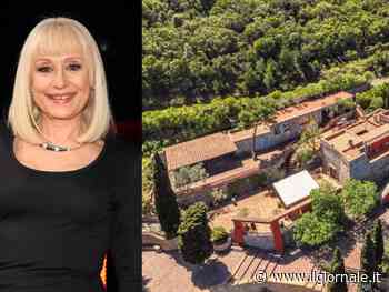 Raffaella Carrà, addio a un altro pezzo dell'eredità: in vendita la villa all'Argentario. Quanto vale