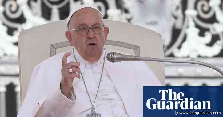 Pope Francis tells priests to keep homilies short as ‘people fall asleep’