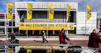 De hele stad praat over Vitesse, maar wat doet de Arnhemse politiek? ‘Soort roze olifant in de kamer’