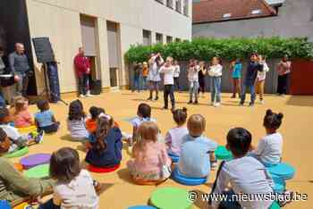 Eerste Nederlandstalige basisschool van stad Brussel binnen de Vijfhoek ingehuldigd: “Voor veel mensen leek dit onmogelijk”