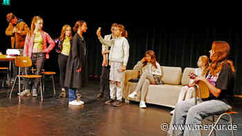 Montessori Schule Kempten spielt Krimikomödie: Beim Fantastik-Festival wachsen junge Akteure über sich hinaus