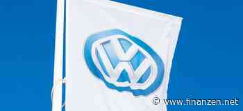 VW-Aktie verliert: Volkswagen kooperiert mit Vulcan Green Steel bei grünem Stahl - Hunderte Leiharbeitsstellen gestrichen