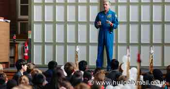 Astronaut inspires Hull students to aim for Mars