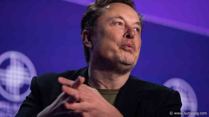 Elon Musk accused of asking a direct report at SpaceX to have his babies, WSJ says